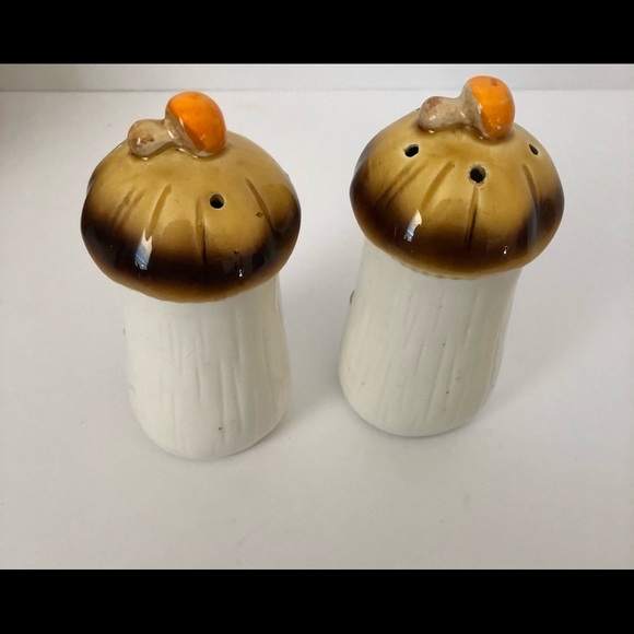 Vintage 1978 Merry Mushroom salt & pepper shakers - Picture 5 of 10